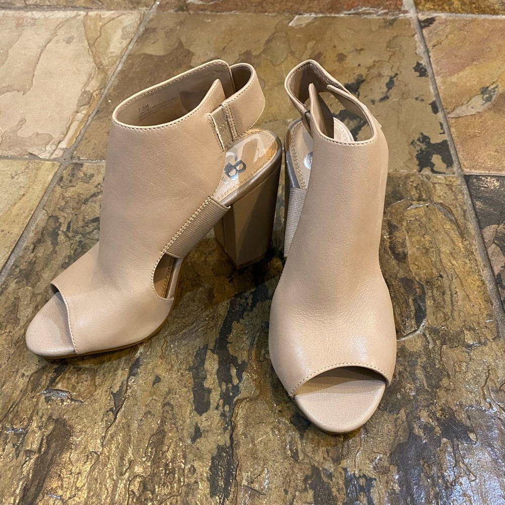 Gianni Bini nude heels